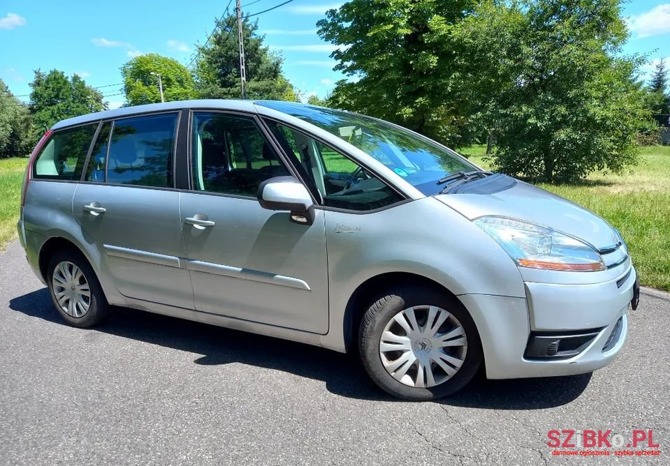 2007' Citroen C4 Grand Picasso photo #2
