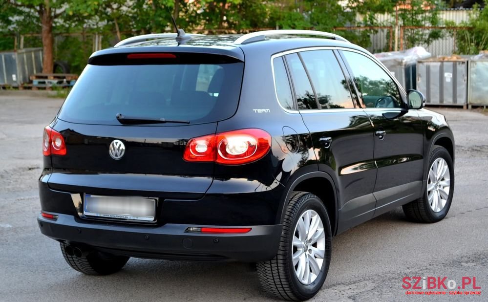 2010' Volkswagen Tiguan photo #6