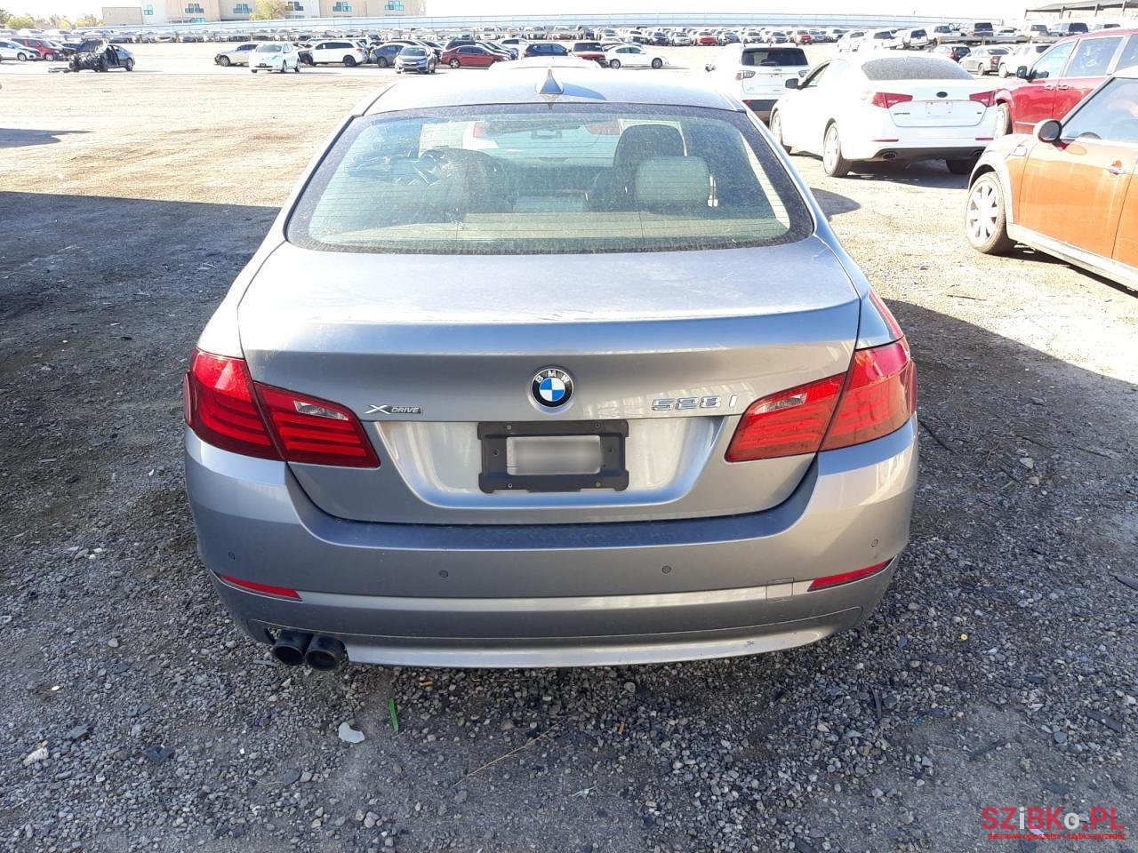 2013' BMW 528 photo #6