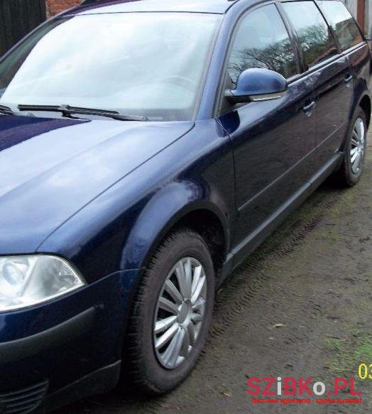 2005' Volkswagen Passat photo #2