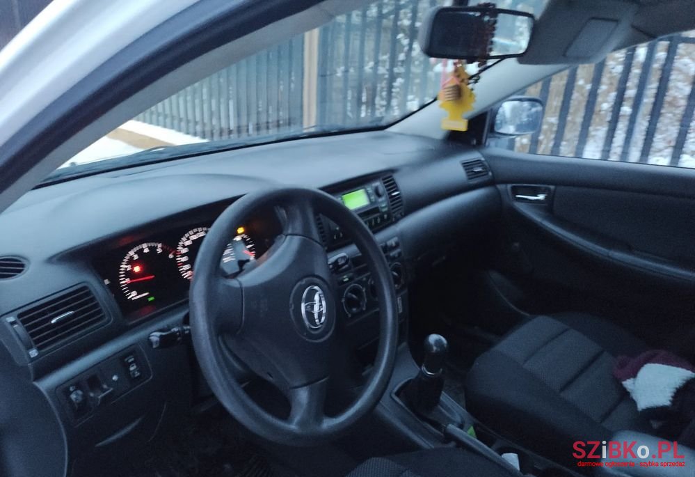 2003' Toyota Corolla 2.0 D-4D Base photo #4