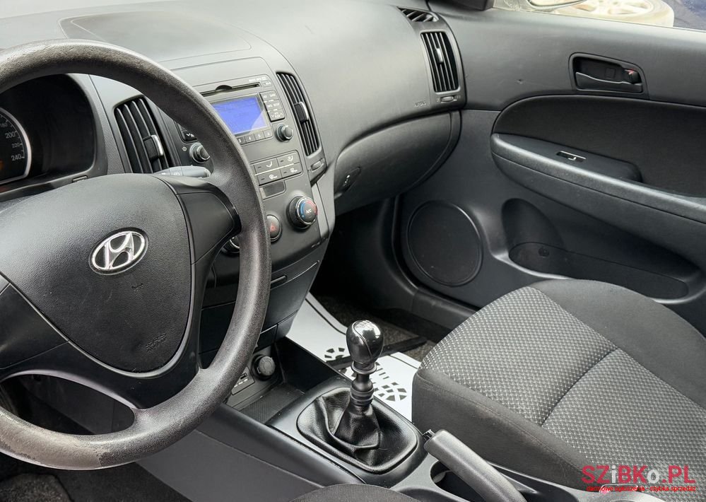 2010' Hyundai i30 I30Cw photo #5