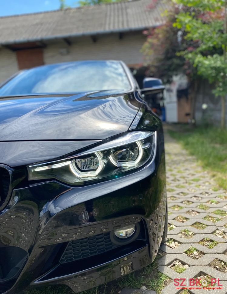 2017' BMW 3 Series 330I M Sport photo #4