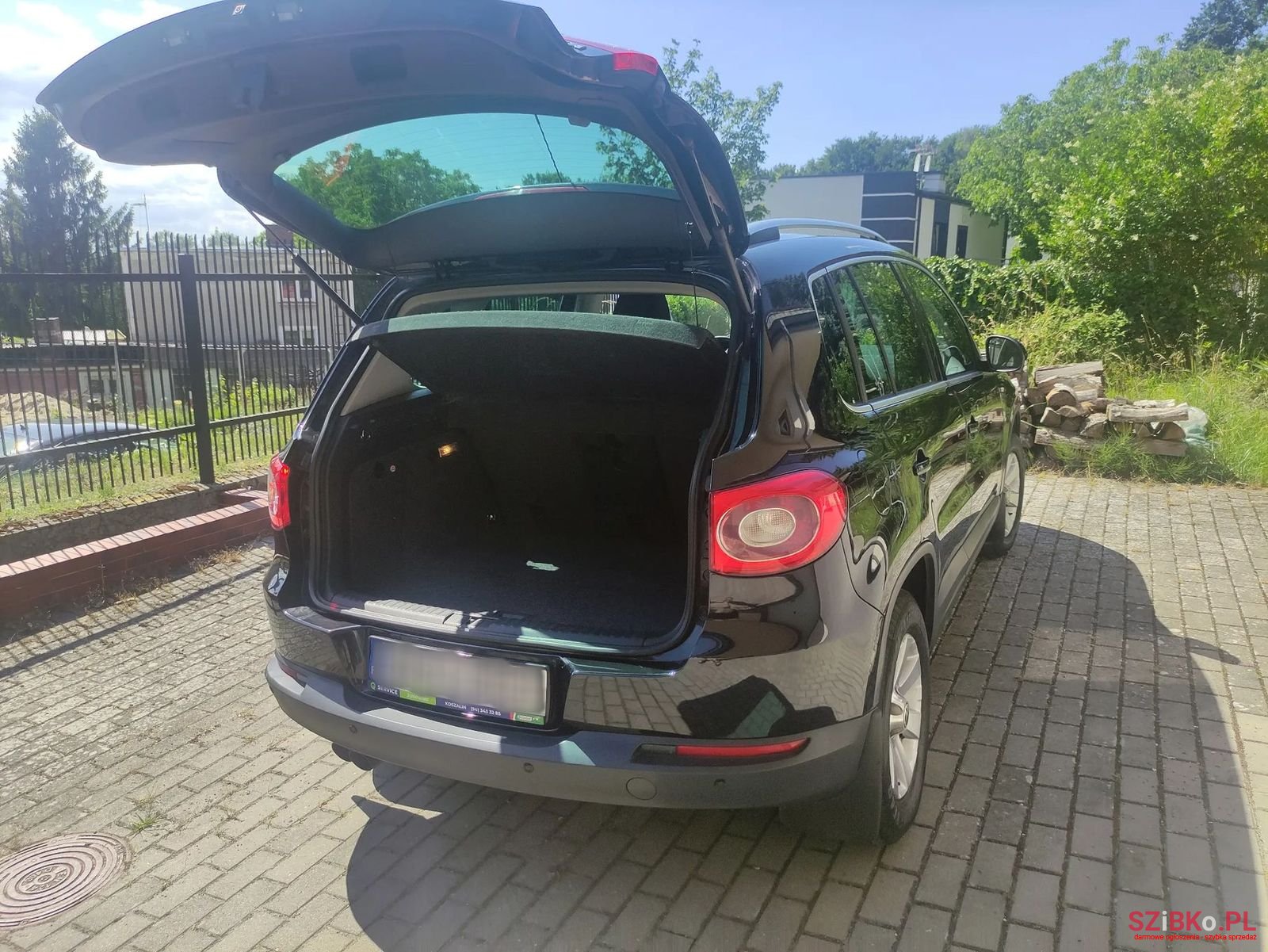 2009' Volkswagen Tiguan photo #2