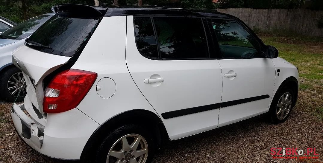 2012' Skoda Fabia photo #3