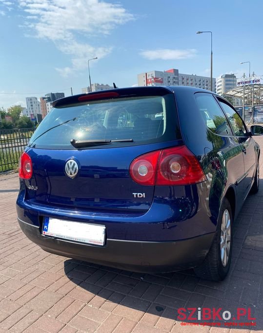 2005' Volkswagen Golf photo #2