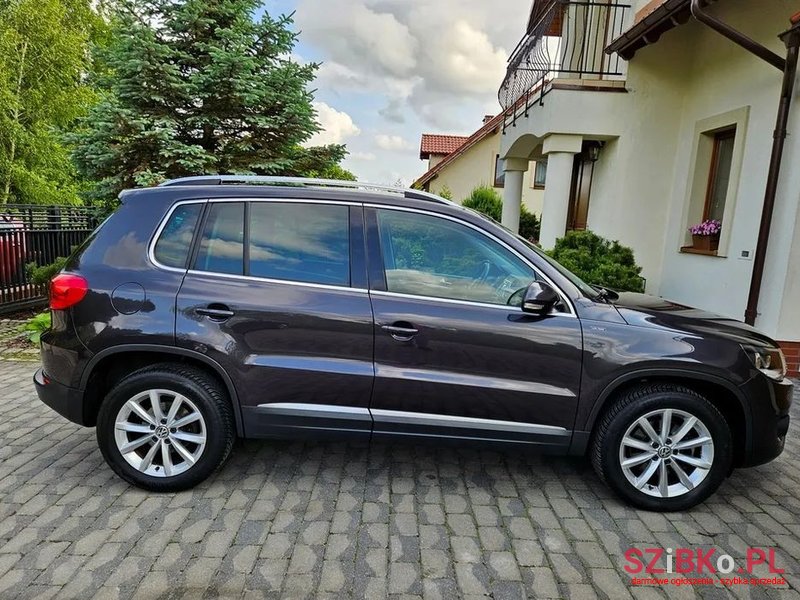 2015' Volkswagen Tiguan photo #6