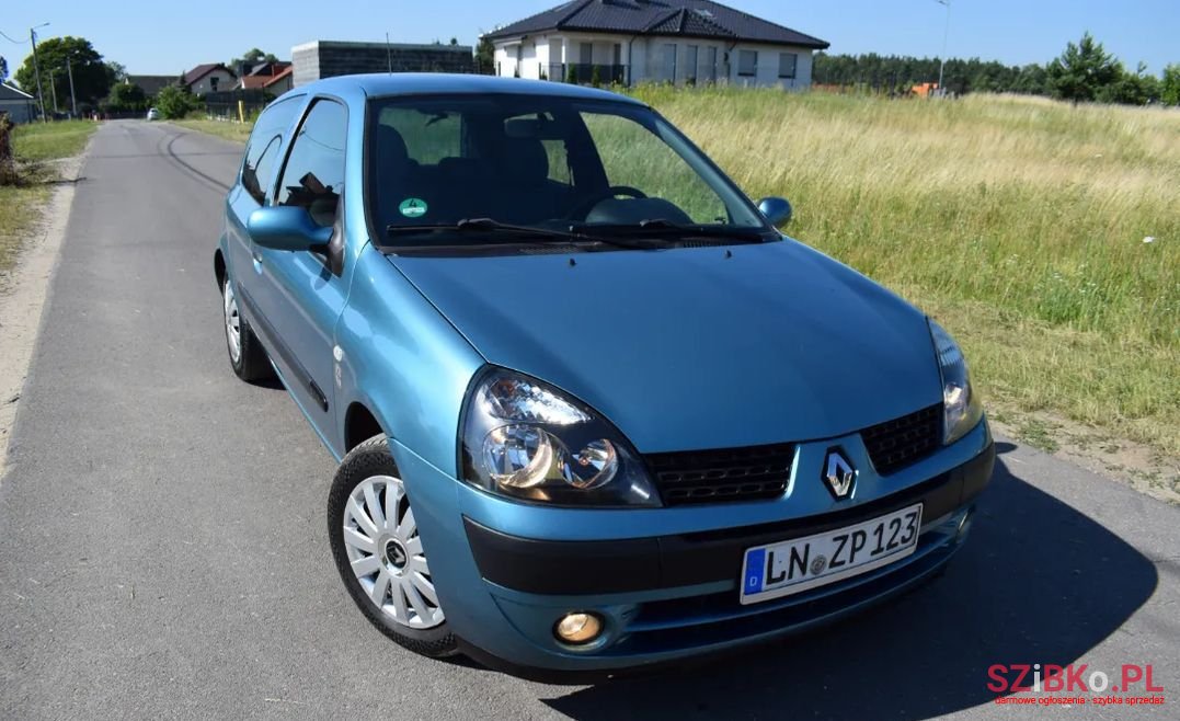 2003' Renault Clio photo #2