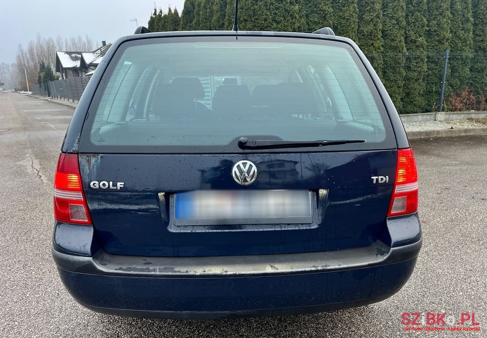 2004' Volkswagen Golf photo #5