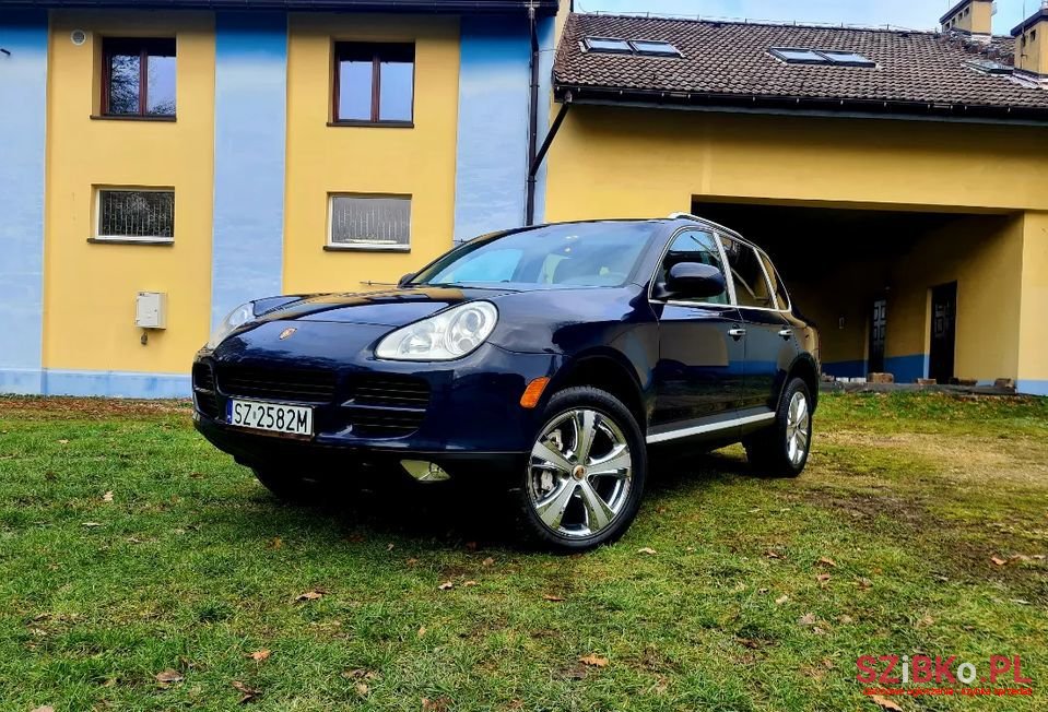 2004' Porsche Cayenne photo #1