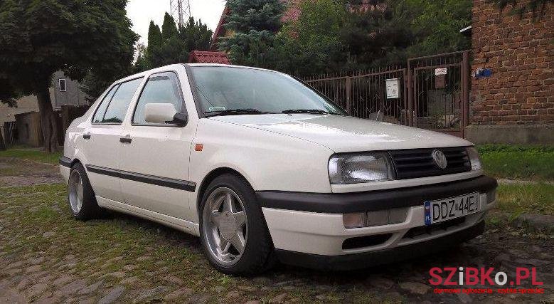 1992' Volkswagen Vento photo #2