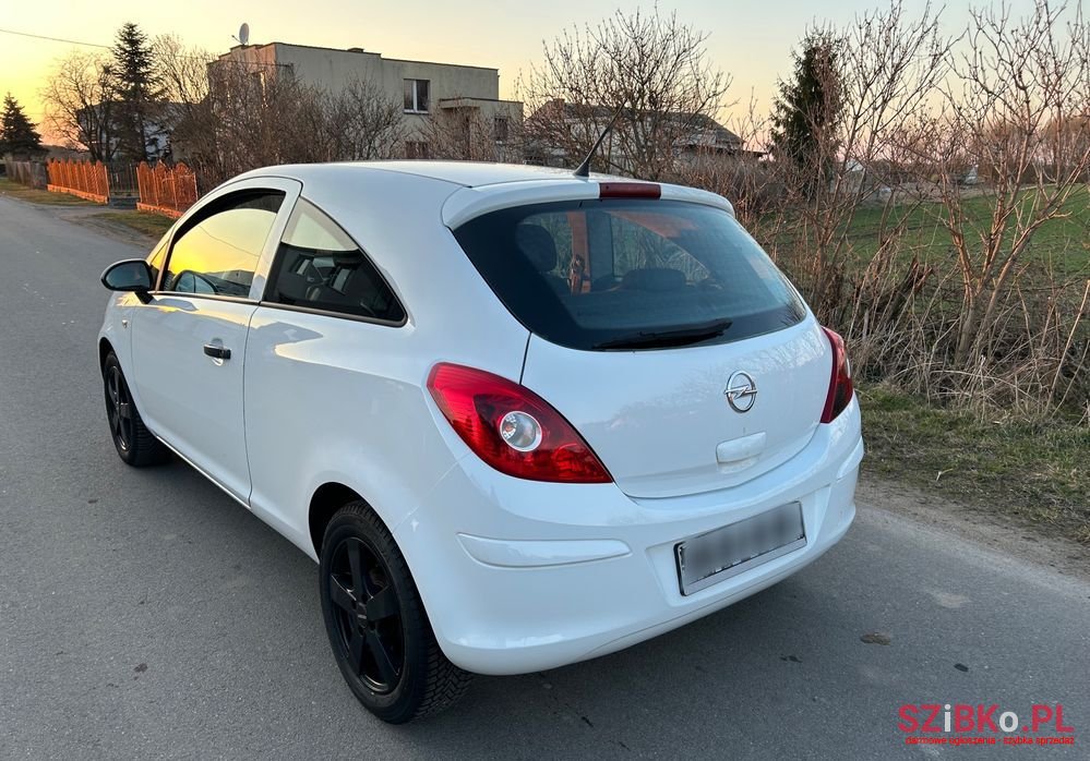 2014' Opel Corsa photo #5