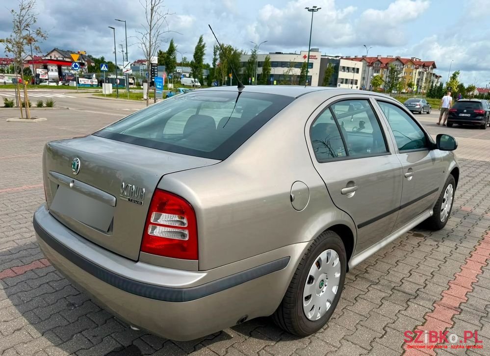 2010' Skoda Octavia 1.6 Tour photo #4
