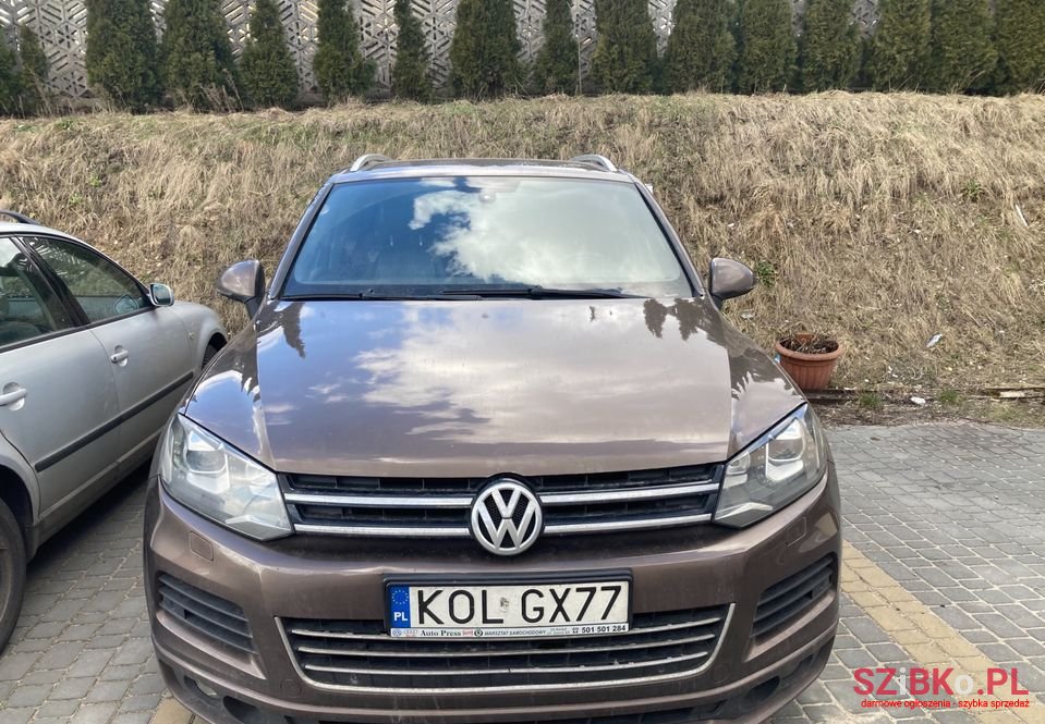 2013' Volkswagen Touareg photo #2