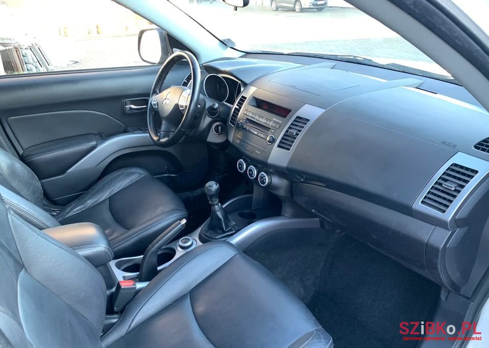 2007' Mitsubishi Outlander photo #5