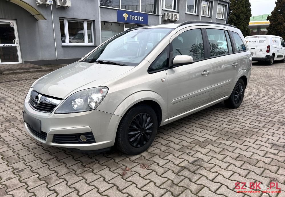 2006' Opel Zafira 1.8 Family Plus photo #1
