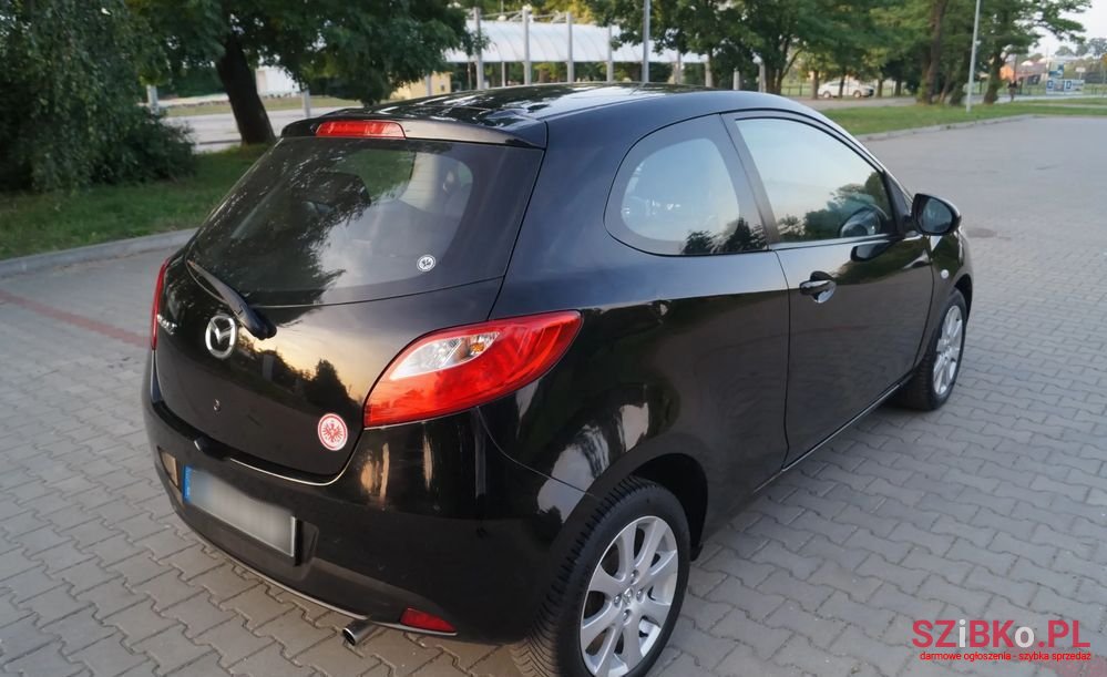 2009' Mazda 2 1.3 Comfort photo #5