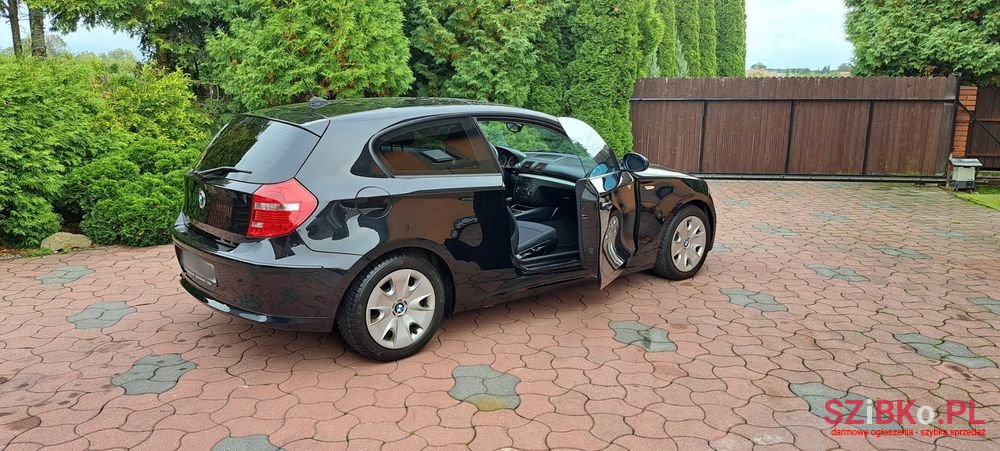 2008' BMW 1 Series photo #6