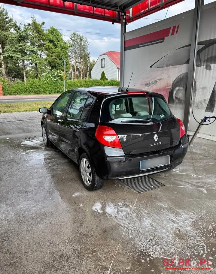 2007' Renault Clio photo #5