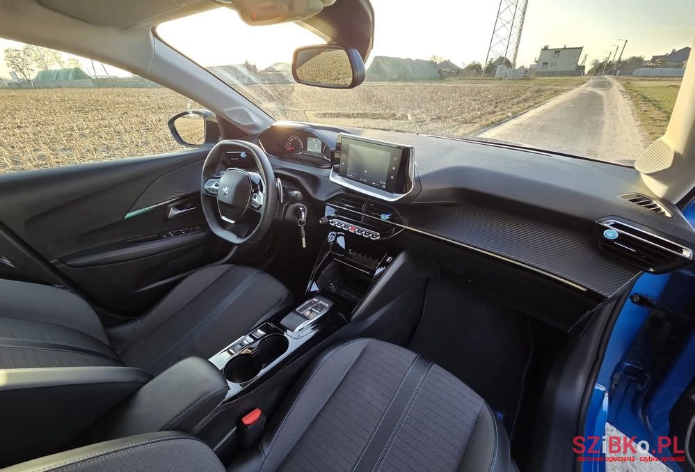 2022' Peugeot 208 photo #5