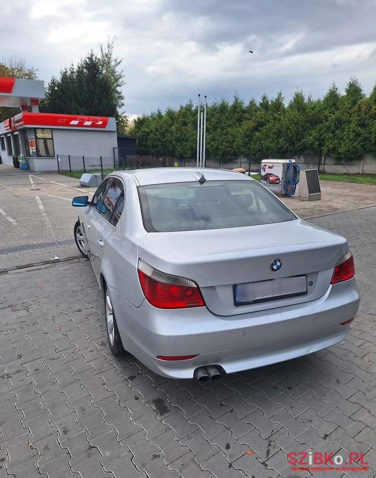 2004' BMW 5 Series 520I photo #4