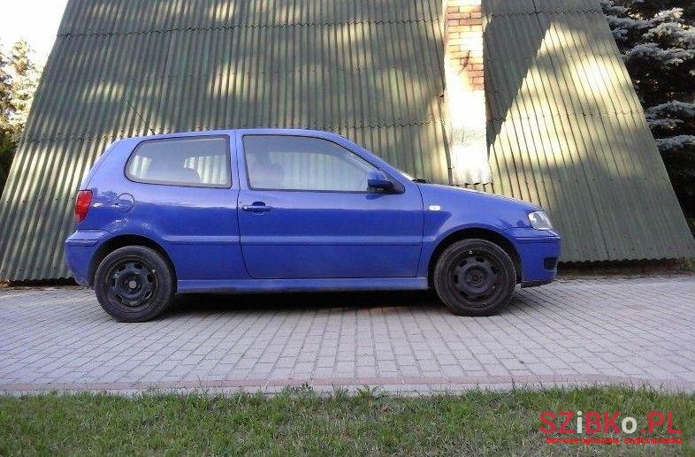 2001' Volkswagen Polo photo #1