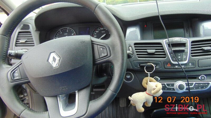 2010' Renault Laguna photo #6