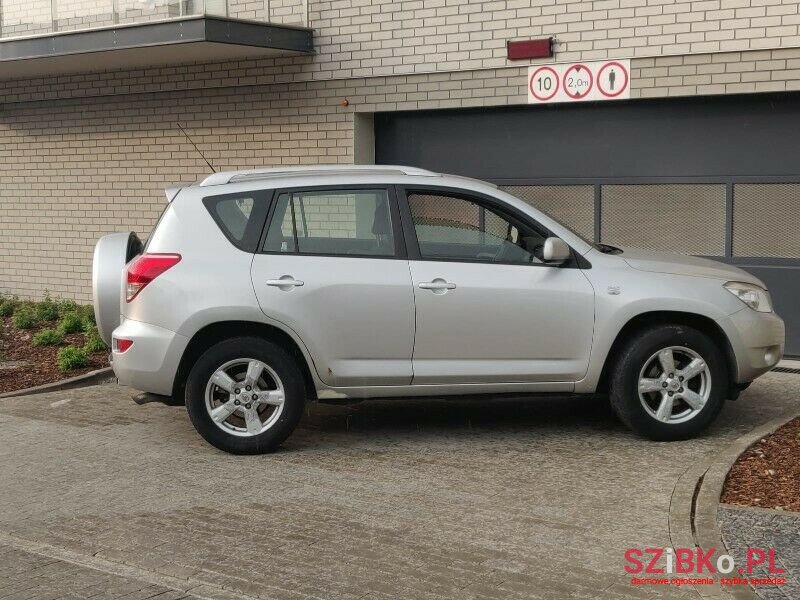 2006' Toyota RAV4 photo #2