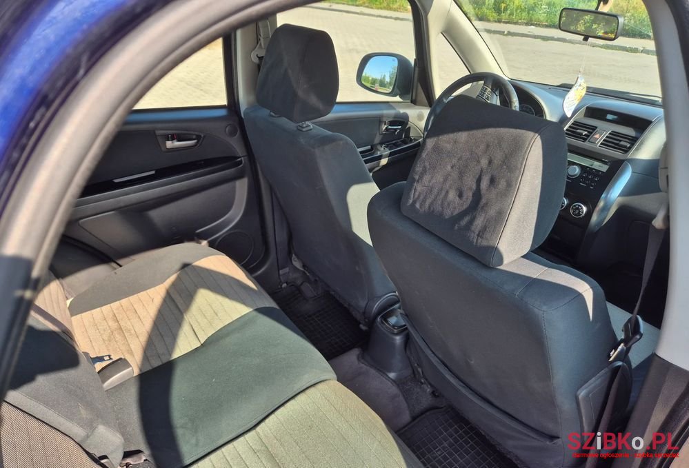 2008' Fiat Sedici photo #6