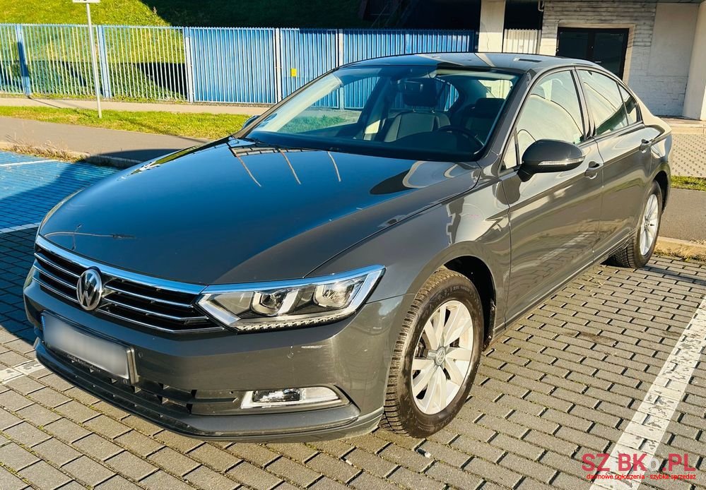 2016' Volkswagen Passat photo #1