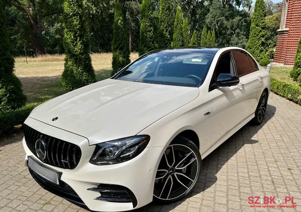 2020' Mercedes-Benz E-Class photo #2