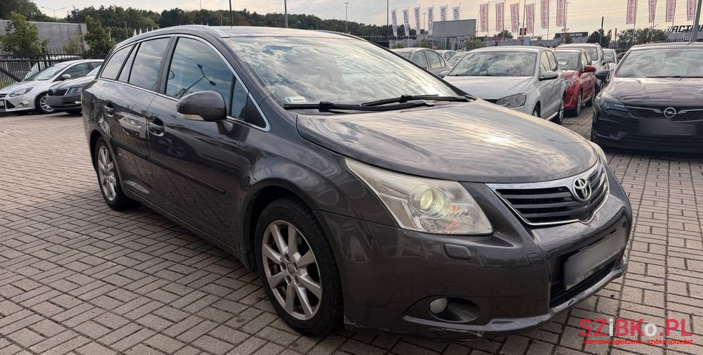 2010' Toyota Avensis photo #4