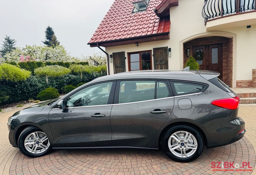 2020' Ford Focus photo #2