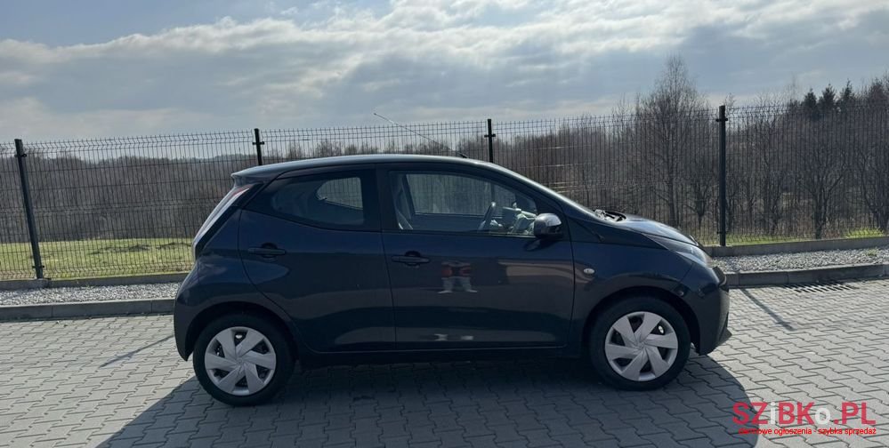 2015' Toyota Aygo 1.0 Vvt-I photo #6