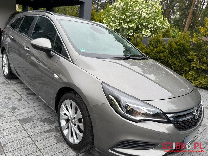 2017' Opel Astra 1.4 Turbo Innovation photo #3