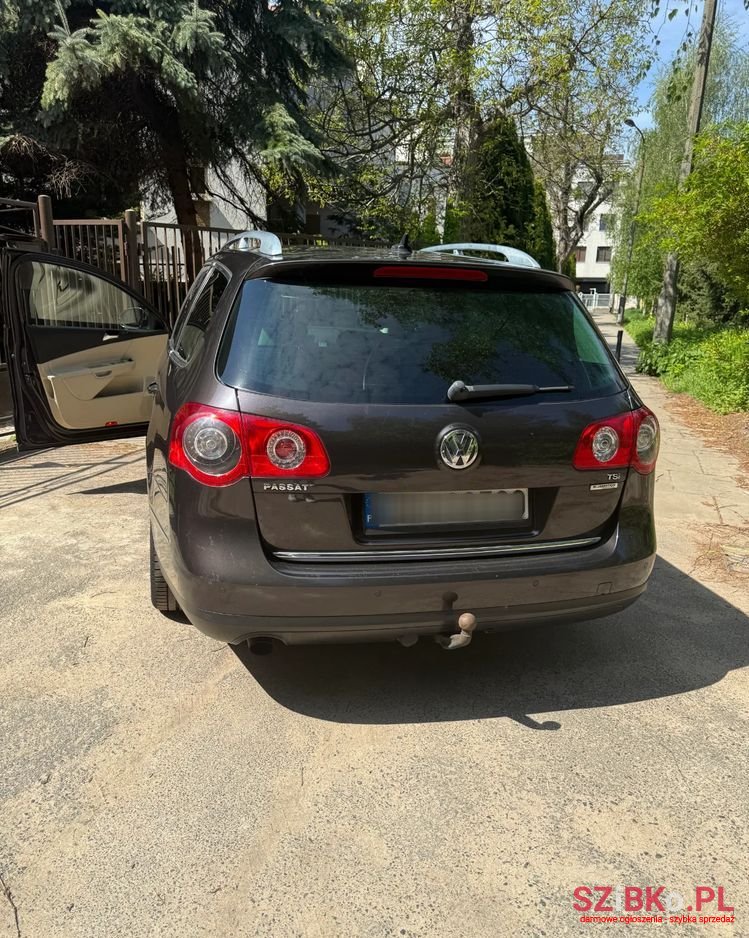 2010' Volkswagen Passat photo #6