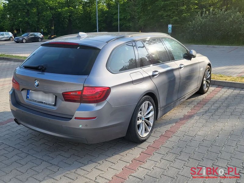 2016' BMW 5 Series photo #2