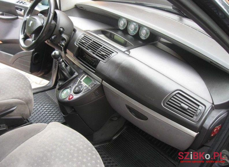 2004' Peugeot 807 photo #2