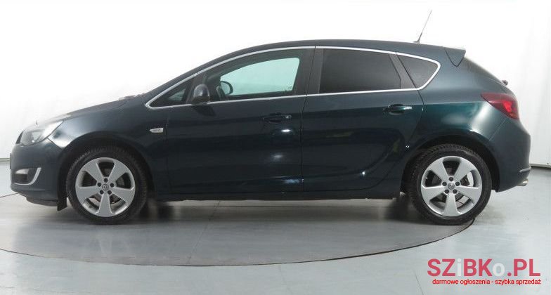 2015' Opel Astra photo #2
