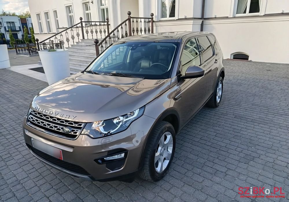 2017' Land Rover Discovery Sport photo #2