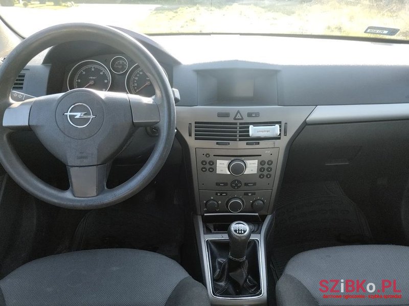 2004' Opel Astra photo #2