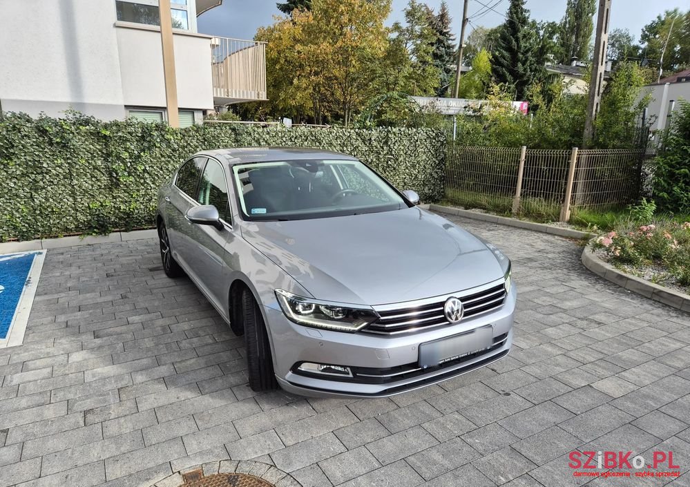 2018' Volkswagen Passat photo #5