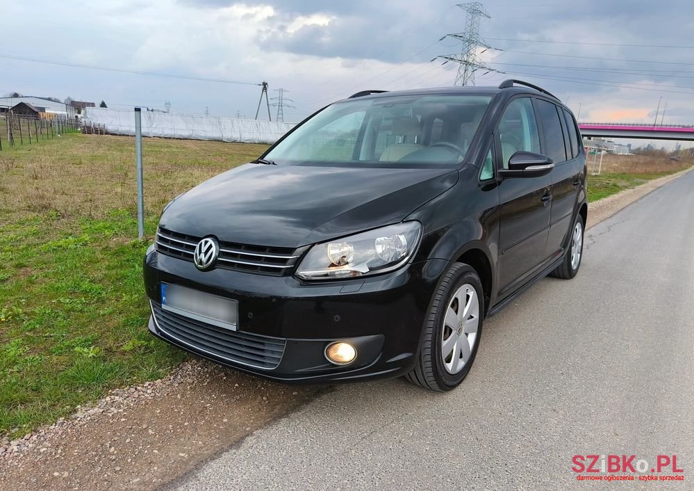 2010' Volkswagen Touran photo #1
