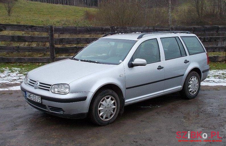 2004' Volkswagen Golf photo #1