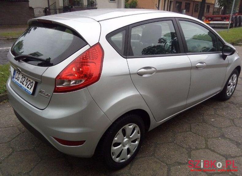 2009' Ford Fiesta photo #2