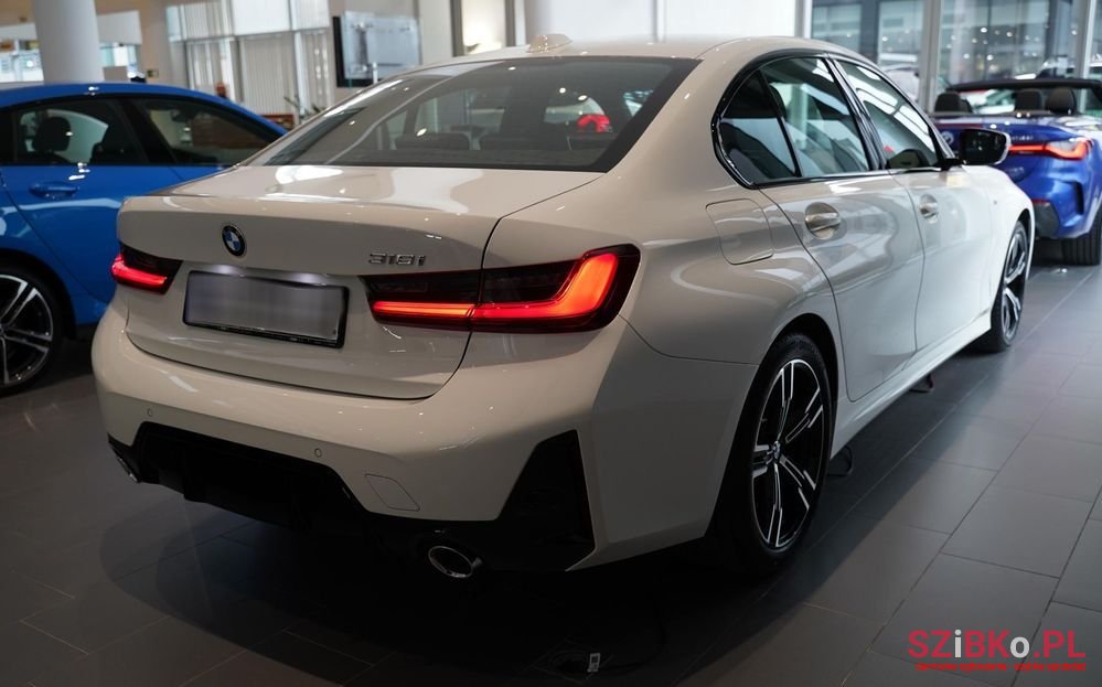 2023' BMW 3 Series 318I M Sport photo #3