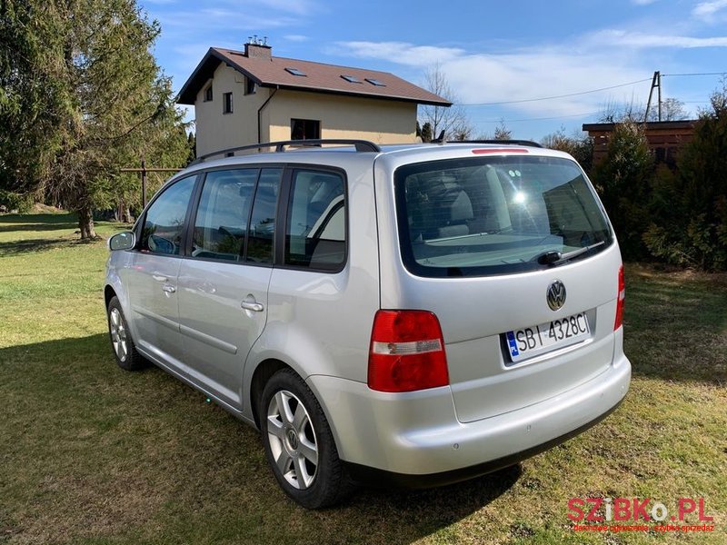 2006' Volkswagen Touran photo #4