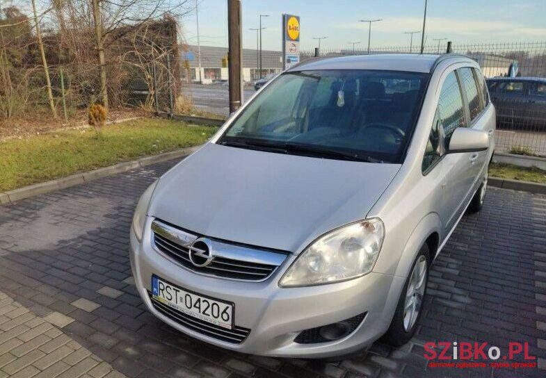 2010' Opel Zafira photo #1