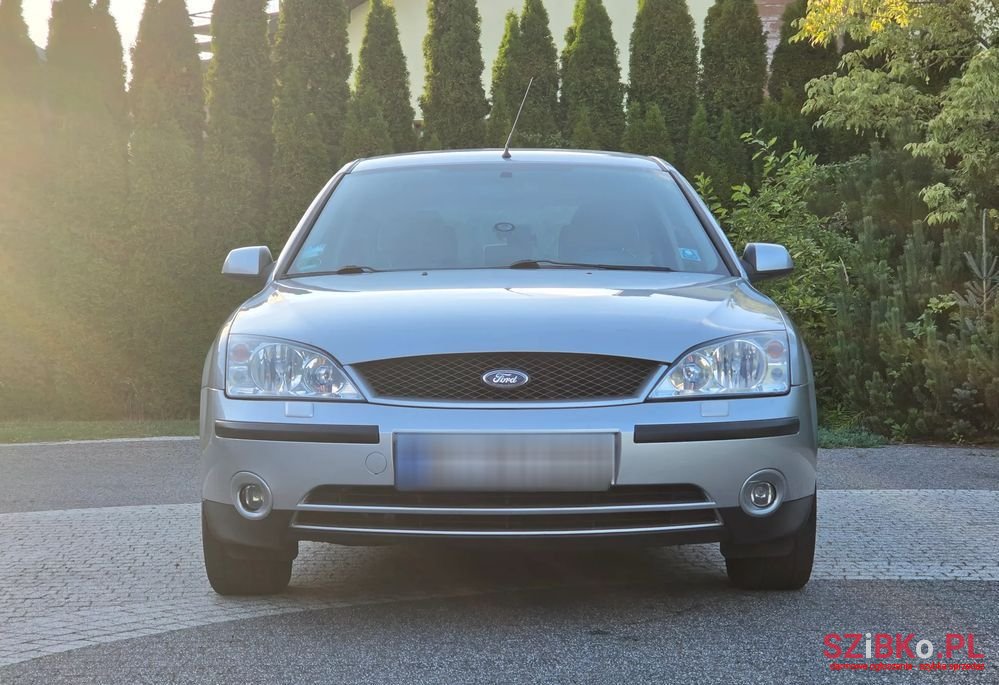 2001' Ford Mondeo 1.8 Ghia photo #2