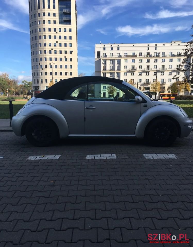 2003' Volkswagen New Beetle 2.0 photo #6
